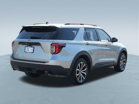 Used 2023 Ford Explorer ST-Line w/ Class IV Trailer Tow Package RWD image 9