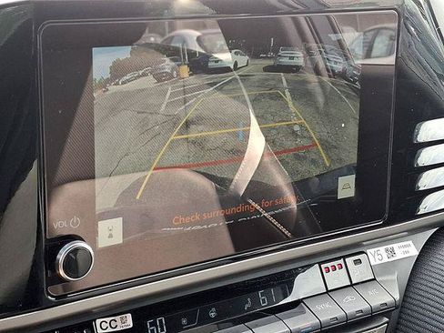 Certified 2025 Toyota Camry SE w/ Convenience Package AWD/4WD image 18