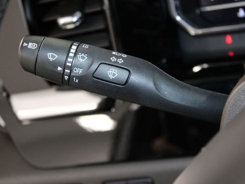 Used 2023 GMC Sierra 1500 SLT image 42