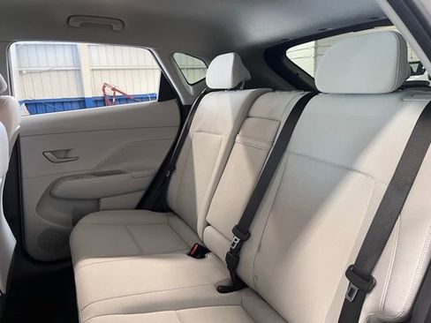 Used 2024 Hyundai Kona SEL image 17