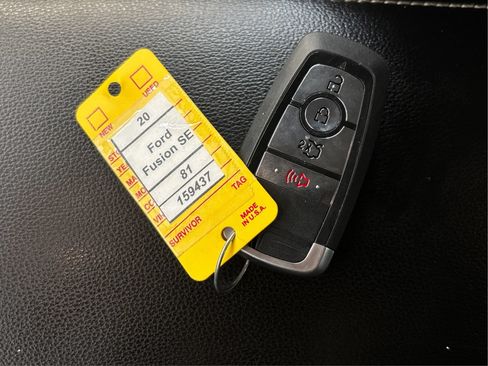 Used 2020 Ford Fusion SE FWD image 38