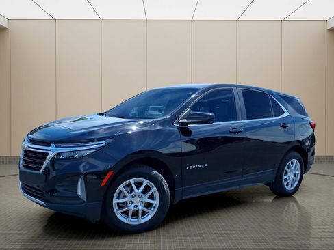 Used 2024 Chevrolet Equinox LT w/ Driver Convenience Package AWD/4WD image 2