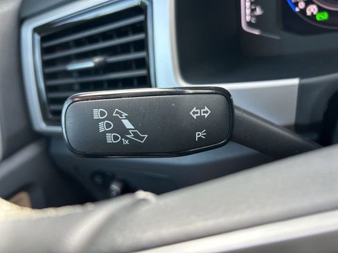 Used 2022 Volkswagen Atlas Cross Sport SE image 29