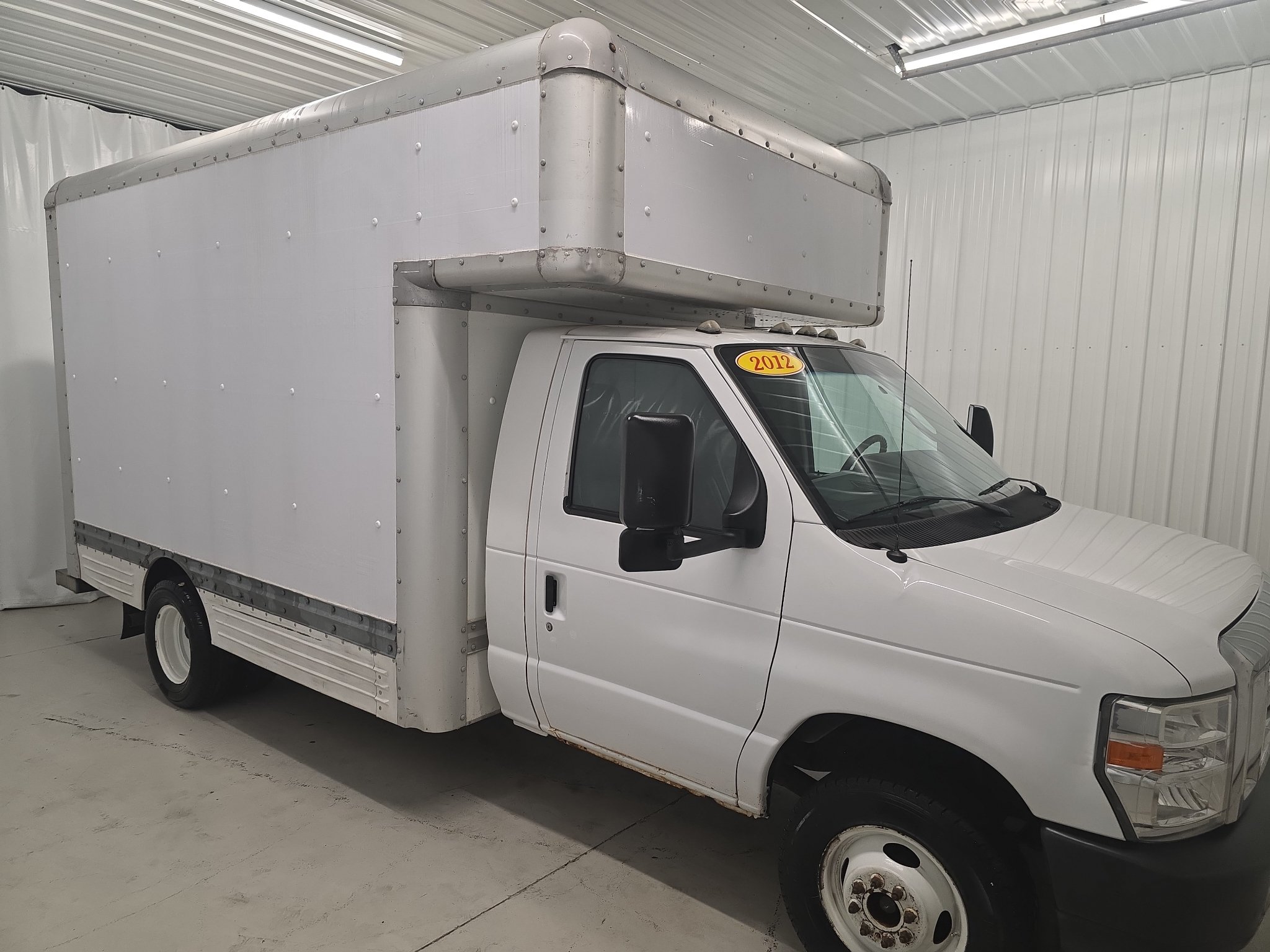 Used 2012 Ford E-450 and Econoline 450 Super Duty RWD image 3