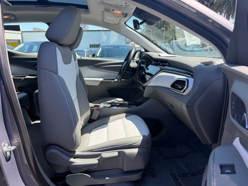 Used 2023 Chevrolet Bolt EUV Premier w/ Sun & Sound Package FWD image 36