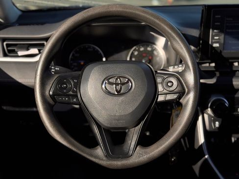 Used 2019 Toyota RAV4 LE w/ Carpet Mat Package image 15