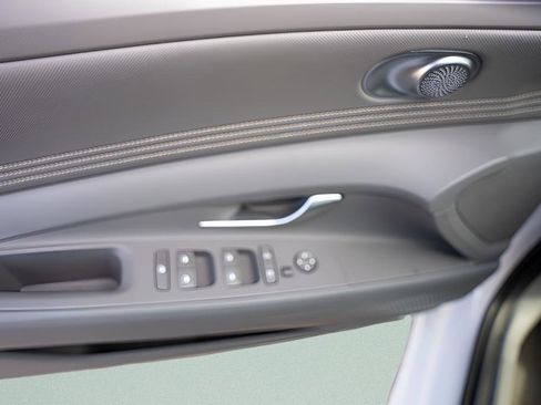 New 2025 Hyundai Elantra Sport FWD image 18