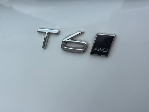 Used 2018 Volvo XC90 T6 Momentum w/ Convenience Package AWD/4WD image 29