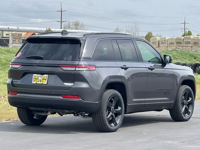 New 2026 Jeep Grand Cherokee Limited w/ Limited Altitude Package