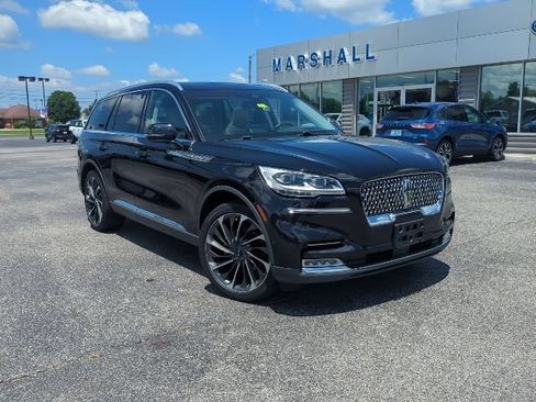 Used 2020 Lincoln Aviator Reserve w/ Equipment Group 202A AWD/4WD image 3