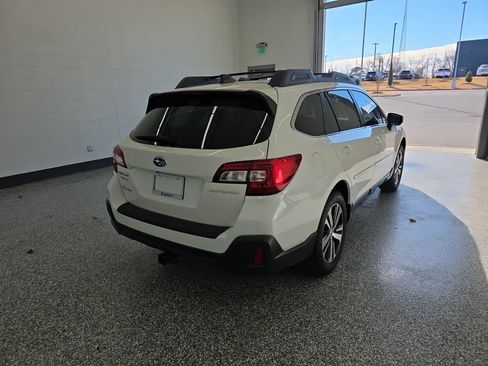 Used 2018 Subaru Outback 2.5i Limited image 5