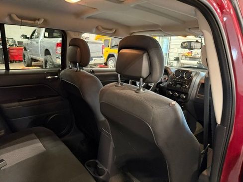 Used 2016 Jeep Patriot Sport w/ Power Value Group AWD/4WD image 15