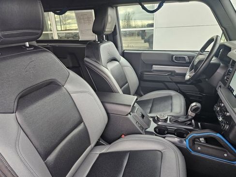 Used 2024 Ford Bronco Black Diamond image 12