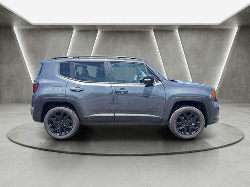Used 2023 Jeep Renegade Altitude AWD/4WD image 8