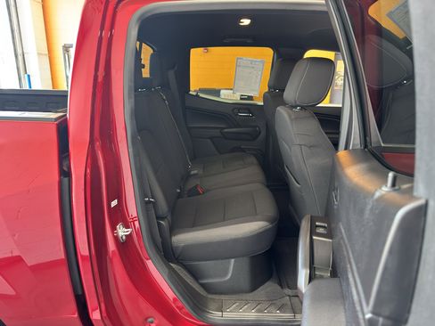 Used 2024 Chevrolet Colorado LT w/ LT Convenience Package II AWD/4WD image 19