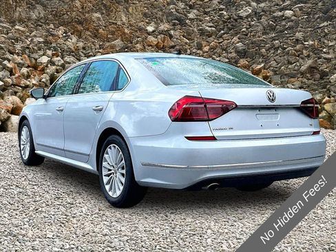 Used 2017 Volkswagen Passat 1.8T SE FWD image 11
