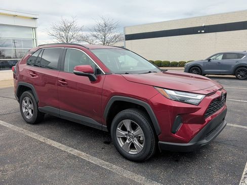 Used 2025 Toyota RAV4 XLE image 2