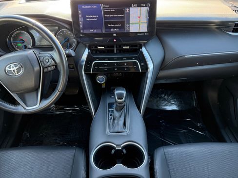 Used 2021 Toyota Venza Limited w/ Advanced Technology Package image 11