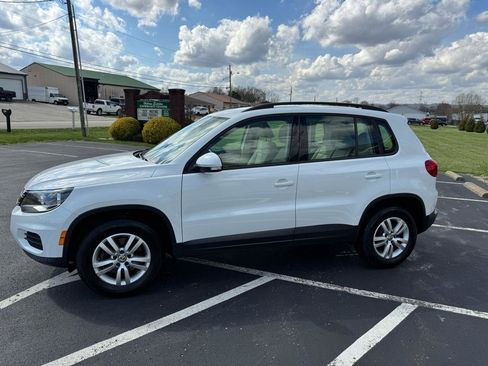 Used 2017 Volkswagen Tiguan S image 4