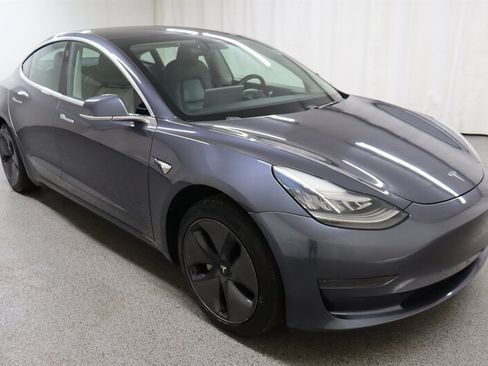 Used 2020 Tesla Model 3 Standard Range RWD image 1