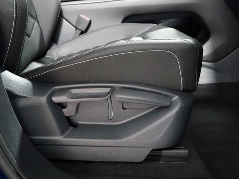 Used 2024 Volkswagen Atlas SE w/ Technology Package image 57