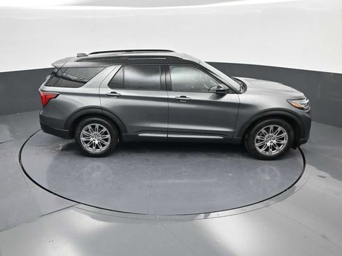 New 2026 Ford Explorer Platinum image 57