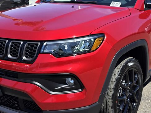 New 2026 Jeep Compass Latitude AWD/4WD image 8