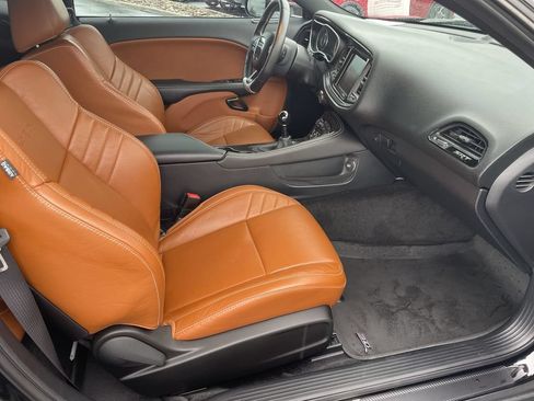 Used 2016 Dodge Challenger SRT w/ Technology Group RWD image 30