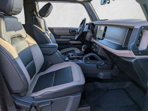 Used 2023 Ford Bronco Wildtrak image 22