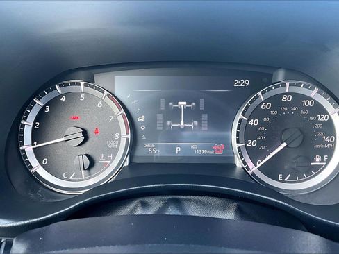 Used 2025 Toyota Highlander XLE image 19