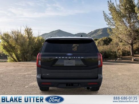 New 2026 Ford Expedition Active image 5