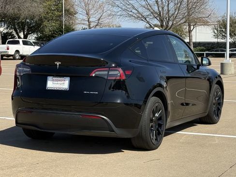 Used 2021 Tesla Model Y Long Range image 4