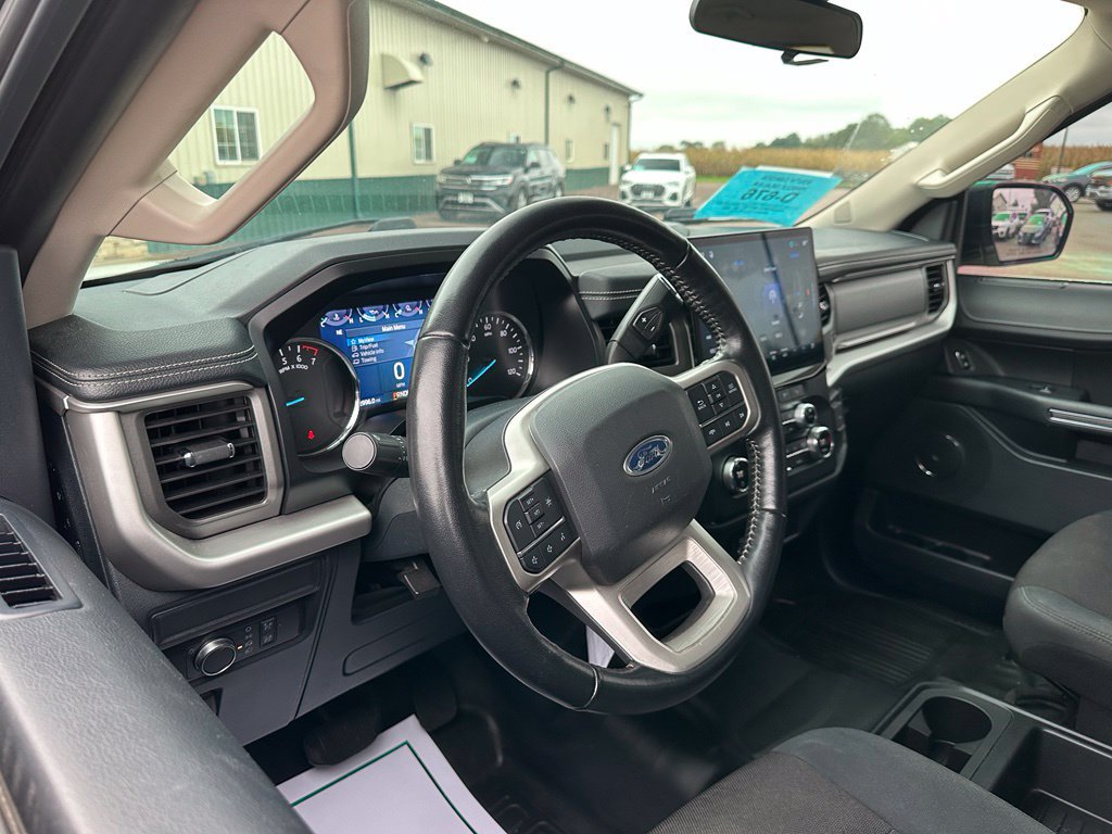 Used 2022 Ford Expedition XL AWD/4WD image 2