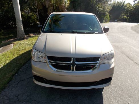 Used 2014 Dodge Grand Caravan American Value Package image 12