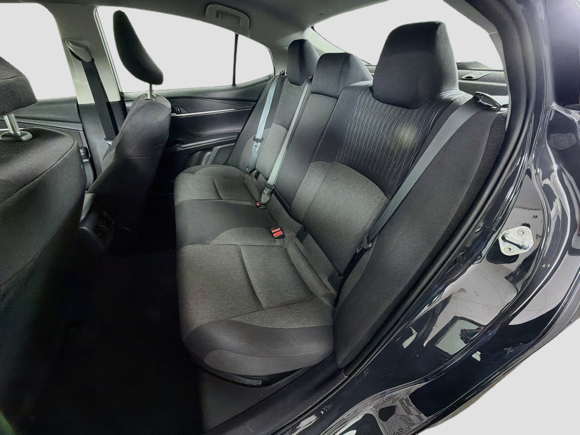 Used 2025 Toyota Camry LE FWD image 28
