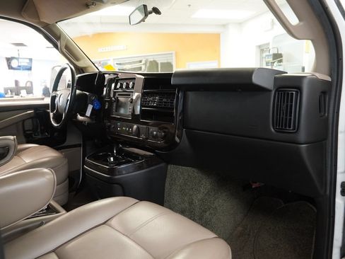 Used 2016 GMC Savana 2500 RWD image 41