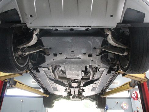 Used 2019 Jaguar F-PACE S image 93