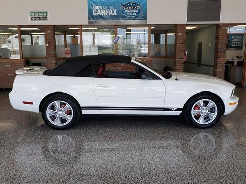 Used 2005 Ford Mustang Premium RWD image 6