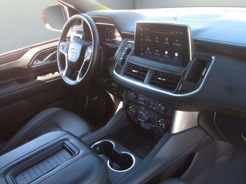 Used 2024 Chevrolet Tahoe LT RWD image 9