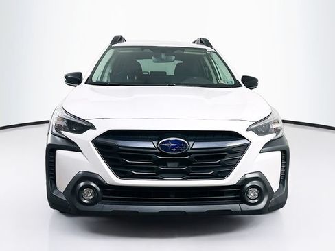 Certified 2025 Subaru Outback Premium w/ Popular Package #1 AWD/4WD image 2