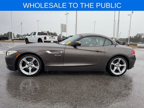 Used 2011 BMW Z4 sDrive30i image 2