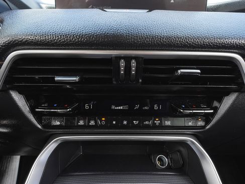 Used 2024 MAZDA CX-90 Plug-In Hybrid w/ Preferred AWD/4WD image 27