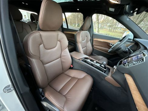 Certified 2024 Volvo XC90 B5 Plus w/ Protection Package Premier image 26
