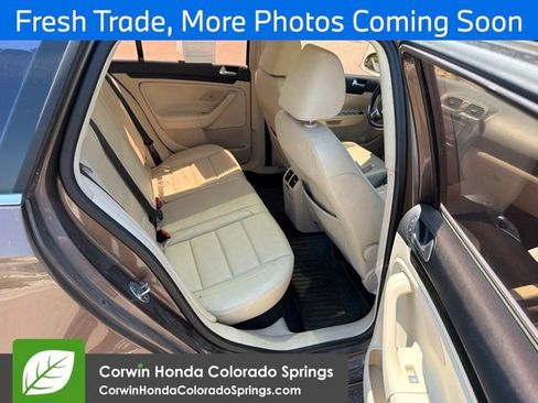 Used 2011 Volkswagen Jetta TDI FWD image 11