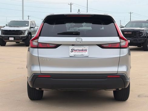 Used 2025 Honda CR-V LX image 8