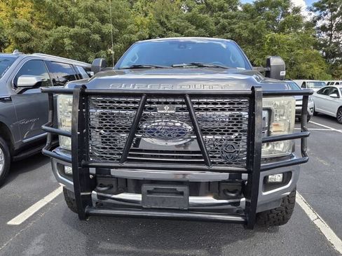 Used 2017 Ford F250 Lariat w/ Lariat Ultimate Package AWD/4WD image 5