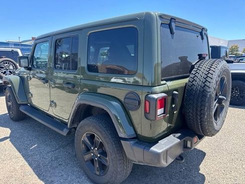 Used 2022 Jeep Wrangler Unlimited Sahara AWD/4WD image 7