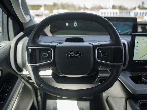 Used 2025 Ford Expedition Active RWD image 41