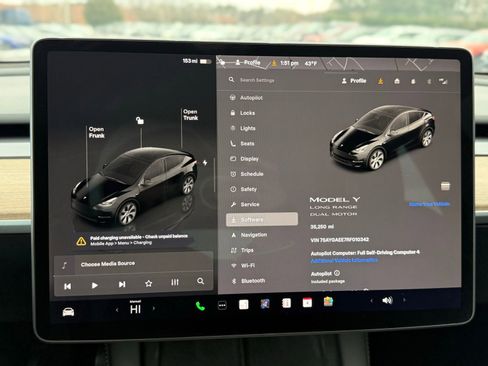 Used 2024 Tesla Model Y Long Range image 46