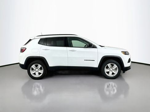 Used 2022 Jeep Compass Latitude AWD/4WD image 8